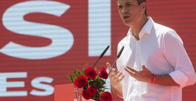 Pedro Sánchez durante su mitin en Murcia. | EFE