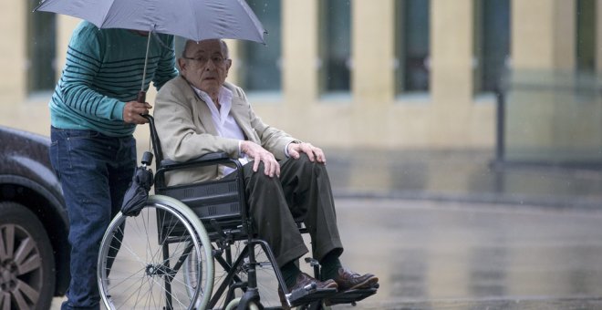 El expresidente del Palau de la Música Félix Millet a su llegada a la Ciutat de la Justicia al juicio  por el saqueo del Palau de la Música. EFE/Quique García