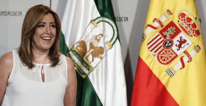 La presidenta de la Junta de Andalucía, Susana Díaz, durante el acto de toma de posesión de las nuevos consejeros, tras la remodelación del Gobierno que ha realizado para afrontar la nueva etapa en su legislatura, hoy en el palacio de San Telmo, sede del