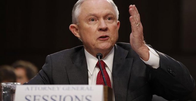 El fiscal general estadounidense, Jeff Sessions, testifica ante el Comité de Inteligencia del Senado. /EFE