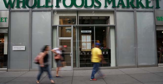 Una tiende de la cadena de supermercados Whole Foods  en Manhattan. REUTERS/Carlo Allegri