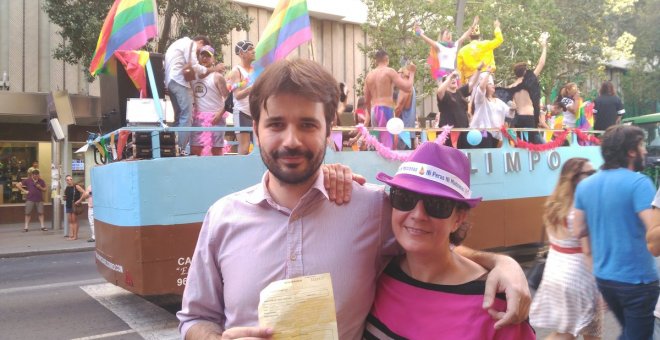 El diputado de Unidos Podemos Javier Sánchez Serna tras ser multado en el desfile del Orgullo de Murcia./Twitter Javier Sánchez Serna