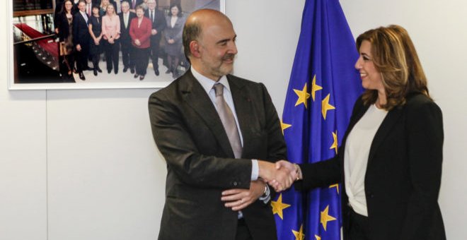 La presidenta de la Junta de Andalucía, Susana Díaz, con el comisario europeo de Asuntos Económicos de la UE, Pierre Moscovici. EFE/Archivo