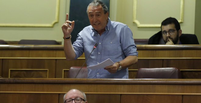 El diputado de Compromis Joan Baldoví, durante su intervención en la sesión de control al Gobierno en el Congreso de los Diputados. EFE/Kiko Huesca