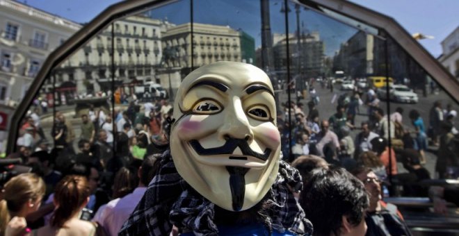 Manifestantes en Sol durante un aniversario del 15M.- EFE