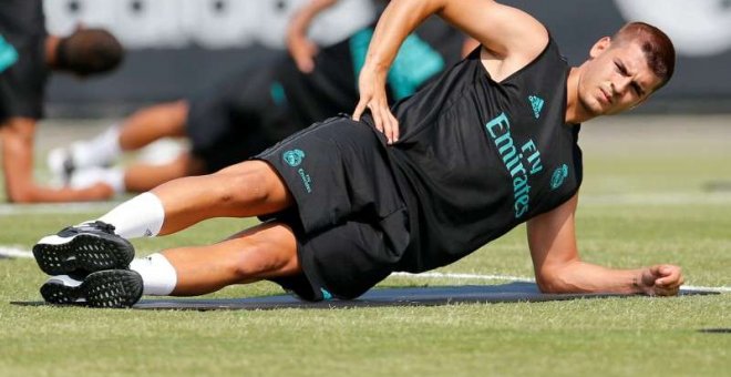 Álvaro Morata entrenando con el Real Madrid en la universidad de UCLA (Los Ángeles).