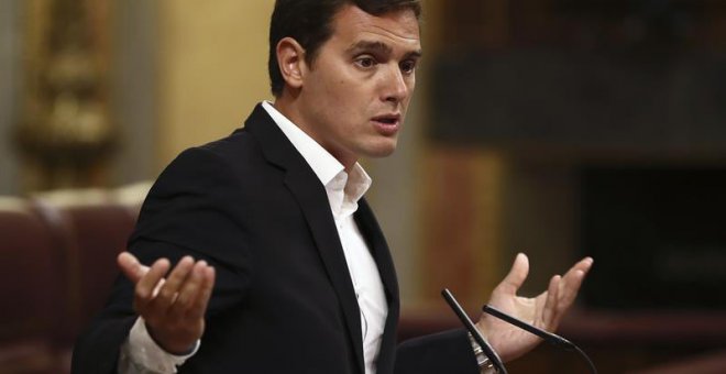 Albert Rivera durante su intervención en el Pleno del Congreso sobre el 'caso Gürtel'. | MARISCAL (EFE)