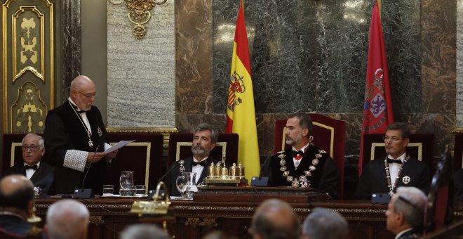 La Fiscalía General del Estado (FGE) ha alertado de que los delitos de odio --tanto las agresiones por motivos racistas, xenófobos, antigitanos, homófobos y otras formas de intolerancia y discriminación, como el discurso de odio en Internet y las redes so