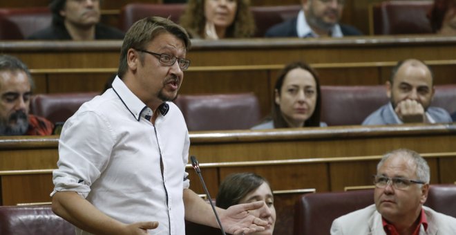 El portavoz de En Comù Podem en el Congreso, Xavier Domènech, durante su intervención en la sesión de control al Gobierno en el Congreso de los Diputados. EFE/Emilio Naranjo