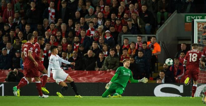 Joaquin Correa anota el gol del empate ante el Liverpool. /EFE