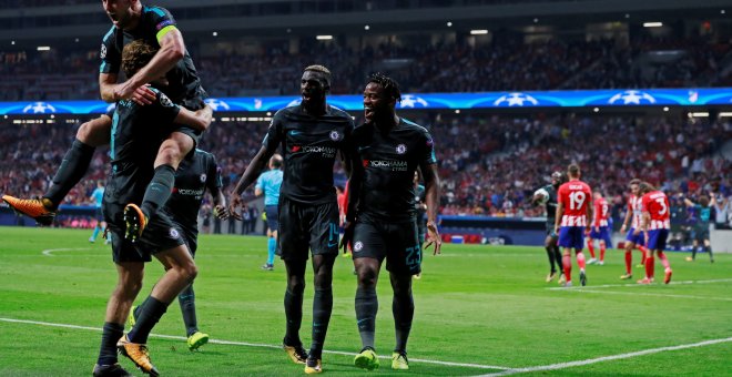 Los jugadores del Chelsea celebran el gol de Batshuayi ante el Atlético. /REUTERS