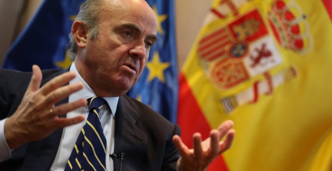 El ministro de Economía, Luis de Guindos, en una entrevista con Reuters en su despacho. REUTERS/Sergio Perez