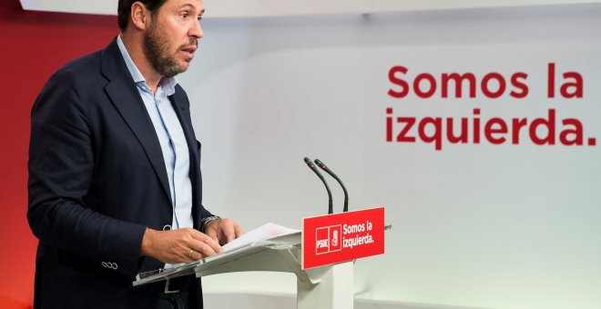 El portavoz de la Ejecutiva Federal del PSOE y alcalde de Valladolid, Oscar Puente, durante la rueda de prensa que ofreció tras la reunión de la Comisión Ejecutiva Federal del PSOE, en la sede de Ferraz. EFE/Santi Donaire