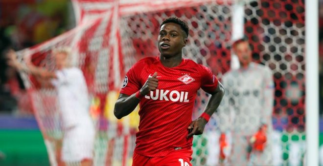 Promes celebra uno de los goles del Spartak. EFE/YURY KOCHETKOV