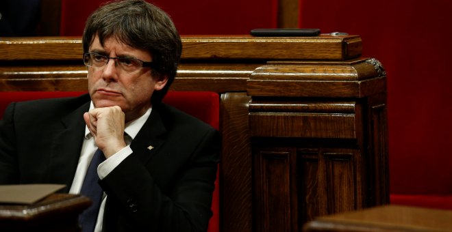 El president de la Generalitat, Carles Puigdemont, durante una de las últimas sesiones en el Parlament de Catalunya. - REUTERS