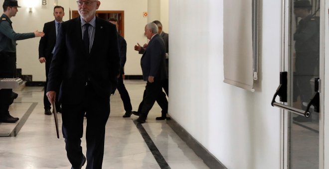 El fiscal general del Estado, José Manuel Maza, a su llegada a la rueda de prensa en la que ha anunciado que la Fiscalía se ha querellado contra el Govern y contra la Mesa del Parlament. EFE/ Ballesteros