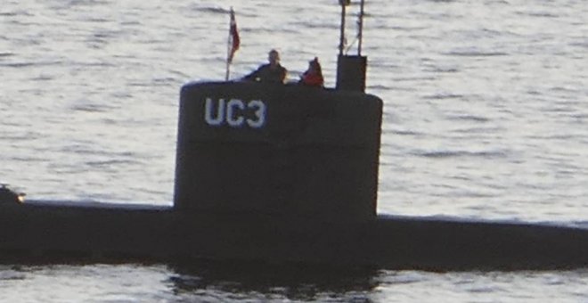 Captura de vídeo en la que aperece el submarino donde se muestra supuestamente a Peter Madsen y Kim Wall./REUTERS