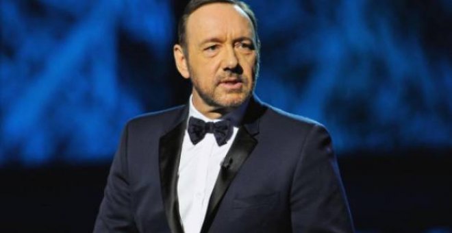 Retiran el Emmy de honor a Kevin Spacey tras ser acusado de acoso sexual