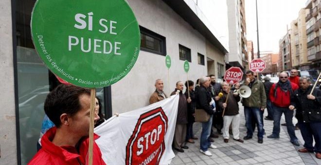 Afectados por las clausulas 'abusivas' de las hipotecas, en 2013. EFE/Archivo