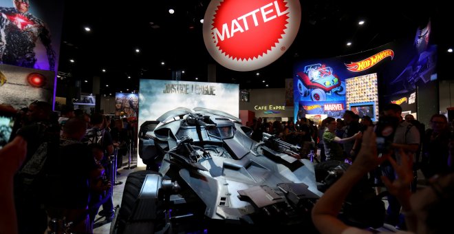 El logo de Mattel en su stand en la Comic Con International en  San Diego (California, EEUU). REUTERS/Mike Blake