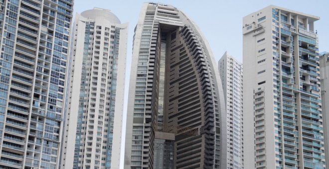 La torre Trump Ocean Club International Hotel en Panamá.- CARLOS LEMOS / REUTERS