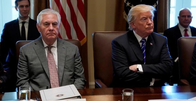 Donald Trump junto al secretario de Estado, Rex Tillerson, en la Casa Blanca. | REUTERS