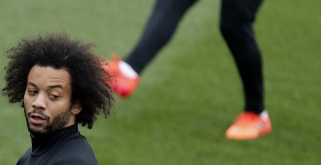 El defensa brasileño del Real Madrid Marcelo Vieira durante un entrenamiento de su equipo en la Ciudad Deportiva de Valdebebas. / EFE