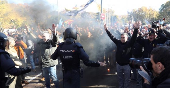 Manifestación de taxistas contra Cabify y Uber en Madrid. / EFE