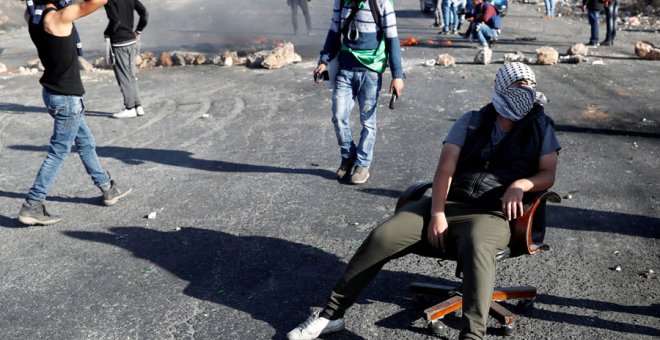 Palestinos protestan en Ramala este domingo. REUTERS/Goran Tomasevic