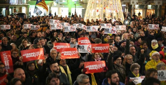 Un momento de la concentración en la Plaça del Mercadal de Reus, Tarragona. - EFE