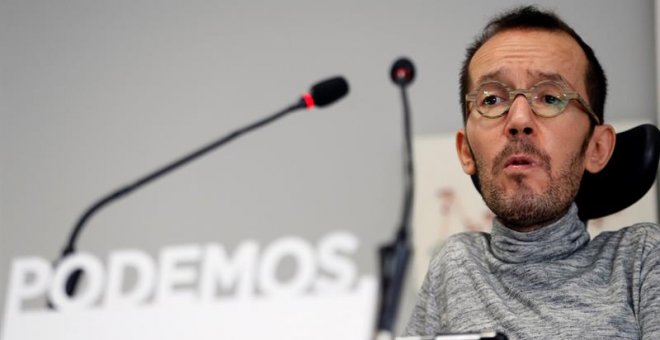 Rueda de prensa del secretario de Organización de Podemos, Pablo Echenique, y de Noelia Vera, tras la primera reunión del año de su ejecutiva. EFE/ Fernando Alvarado