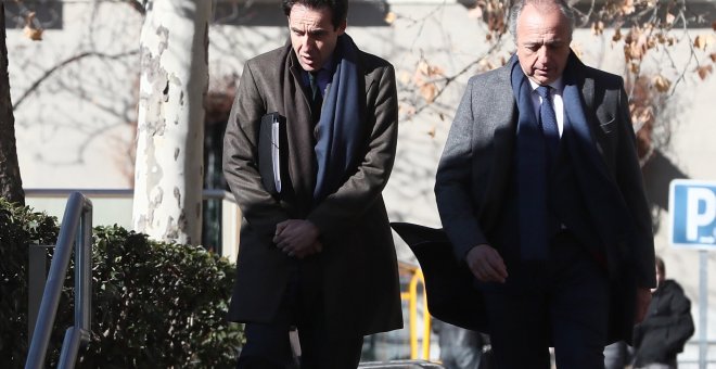 El exconsejero de OHL Javier López Madrid (i), yerno de Juan Miguel Villar Mir, a su llegada a la Audiencia Nacional donde ha sido citado como investigado por el juez del caso Púnica. EFE/Mariscal