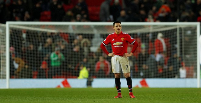 El jugador del Manchester United Alexis Sánchez durante un partido ante el Huddersfield Town. /REUTERS