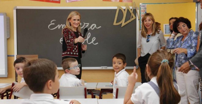 Cristina Cifuentes, inaugurando el curso escolar. MADRID.ORG