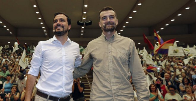 El coordinador general de IU, Alberto Garzón, y el coordinador general de IU Andalucía, Antonio Maíllo. EFE