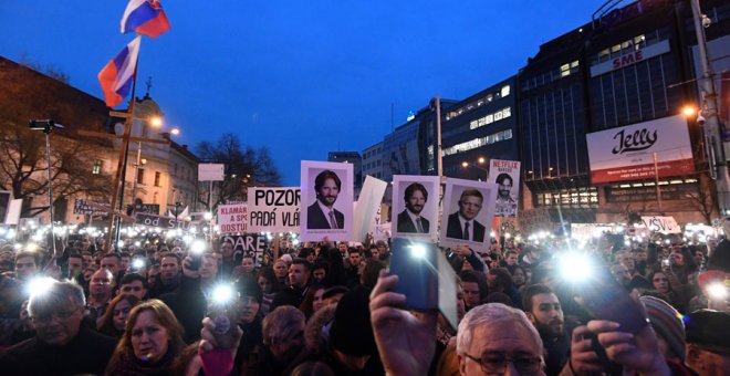 Manifestantes contra el Gobierno hace unos días en Bratislava. REUTERS/Radovan Stoklasa