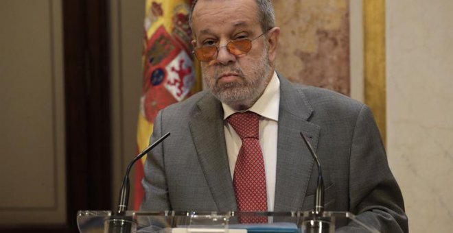 El Defensor del Pueblo en funciones, Francisco Fernández Marugán, durante la presentación del Informe Anual 2017 en el Congreso de los Diputados. EFE/Zipi