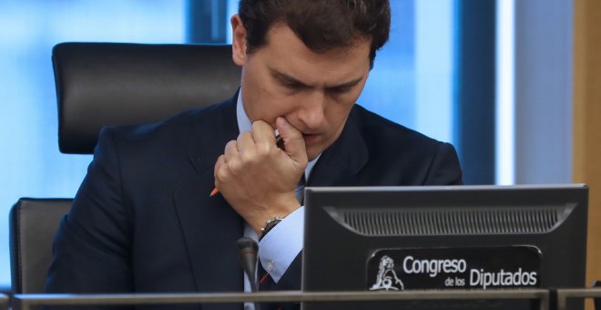 El líder de Ciudadanos, Albert Rivera, durante la reunión Grupo Parlamentario Ciudadanos, en el Congreso. EFE/ J.J.Guillen