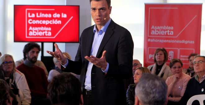 El secretario general del PSOE, Pedro Sánchez, participa en una asamblea abierta a militantes socialistas en La Línea de La Concepción (Cádiz). EFE/ A. Carrasco Ragel