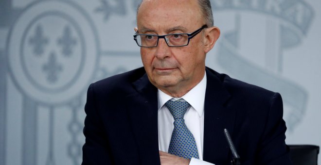 El ministro de Hacienda y Función Pública, Cristóbal Montoro, durante la rueda de prensa en la que ha presentado los Presupuestos Generales del Estado.EFE/ J.J.Guillen