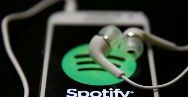 Montaje fotográfico de Spotify. REUTERS/Dado Ruvic