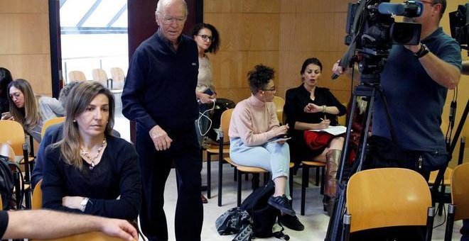 Jacinto Siverio, de 83 años, entrando en la sala de la Audiencia Provincial de Santa Cruz de Tenerife.- EFE