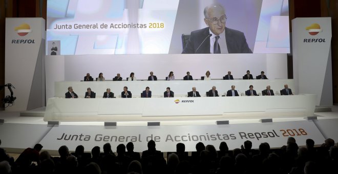 El presidente de Repsol, Antonio Brufau, durante su intervención en la junta de accionistas de la compañía. EFE/ Ballesteros