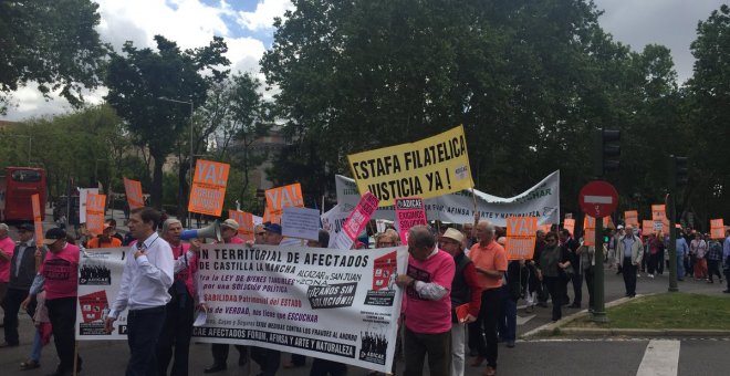 Manifestación en Madrid de los afectados por las estafas de Fórum y Afinsa. / @ADICAE