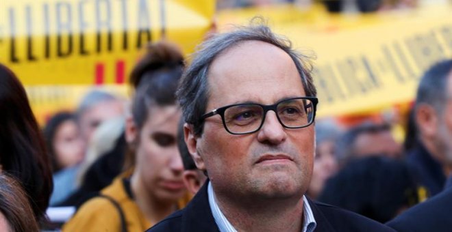 El presidente de la Generalitat, Quim Torra, durante la concentración en la plaza de la Catedral de Barcelona para reclamar la libertad de los presos políticos/EEFE