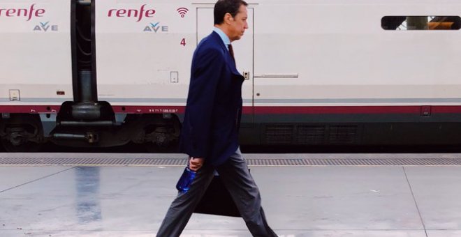 Eduardo Zaplana en estación del AVCE Valencia