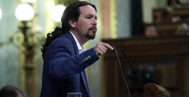 El líder de Podemos, Pablo Iglesias interviene en el debate de la moción de censura presentada por el PSOE contra el presidente del Gobierno, Mariano Rajoy, esta tarde en el Congreso de los Diputados. EFE/Zipi