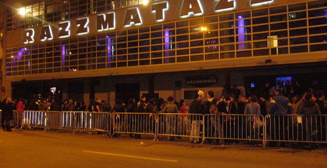 Imagen del exterior de la sala Razzmatazz. Gabriel Vidal (Dominio Público)