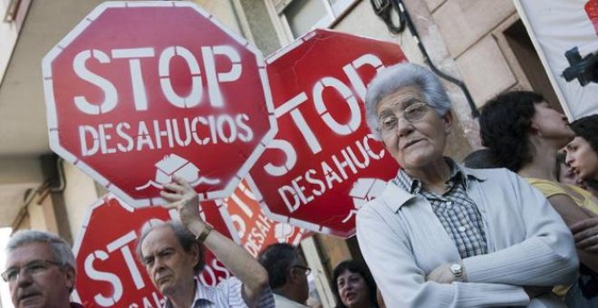 Imagen de archivo de una protesta contra un desahucio. / EFE