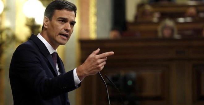 El jefe del Ejecutivo, Pedro Sánchez, durante su comparecencia a petición propia en el Congreso, en un pleno extraordinario para informar de su programa de Gobierno/EFE